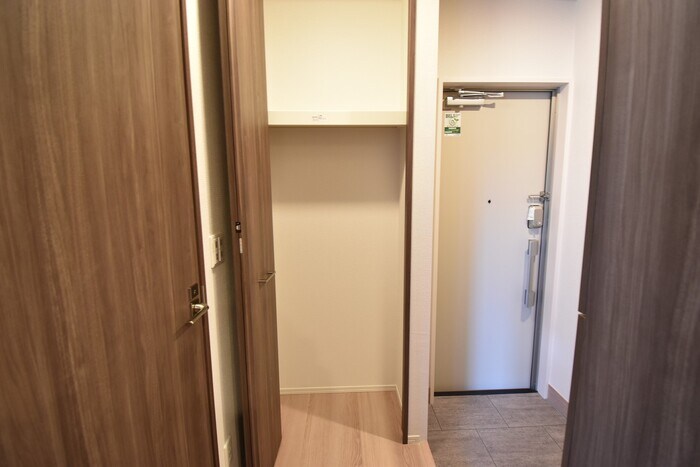 物件内観写真14　(物入)