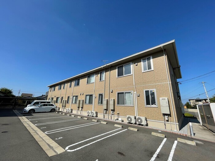 物件外観写真1　(建物外観)