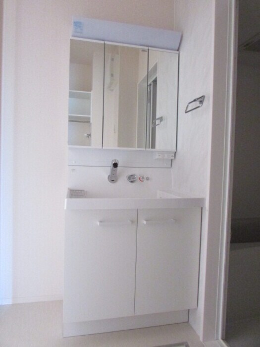 物件内観写真8　(洗髪洗面化粧台)