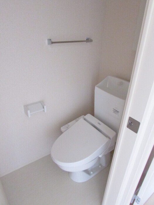 物件内観写真9　(温水洗浄暖房便座)