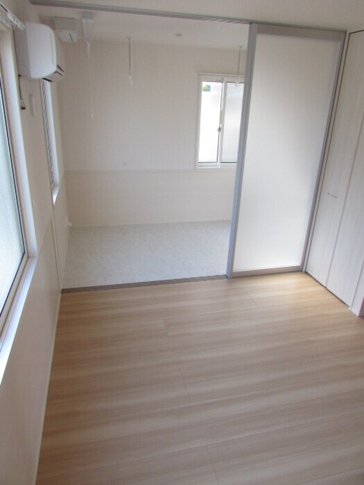 物件内観写真11　(サービスルーム3帖)