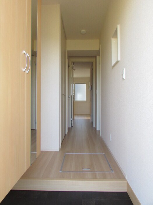物件内観写真14　(玄関)