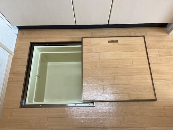 収納(床下収納)