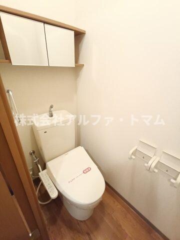 物件内観写真6　(シャワー付トイレ)