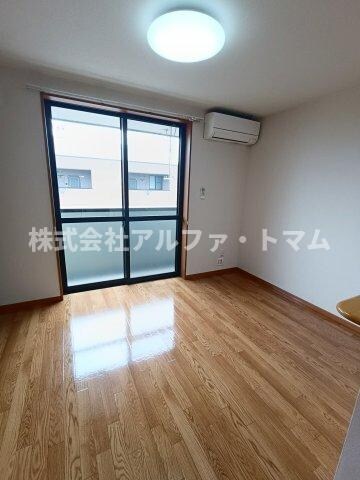 物件内観写真8　(リビング)