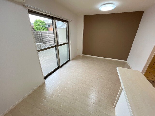 物件内観写真10　(リビング)