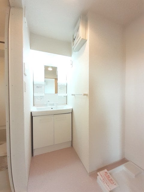 物件内観写真6　(洗面所)