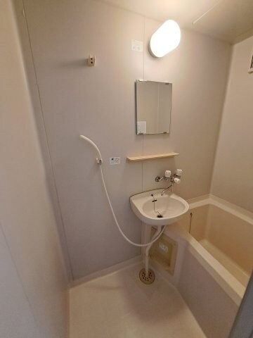 物件内観写真5　(洗面化粧台)