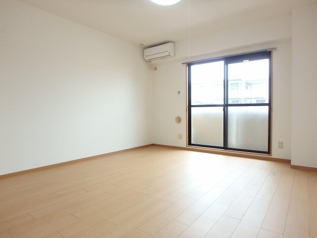 物件内観写真9　(玄関)