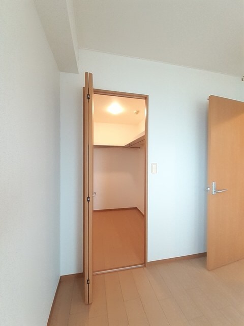 物件内観写真10　(収納)