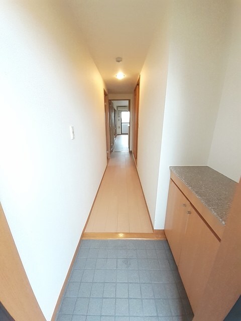 物件内観写真12　(玄関)