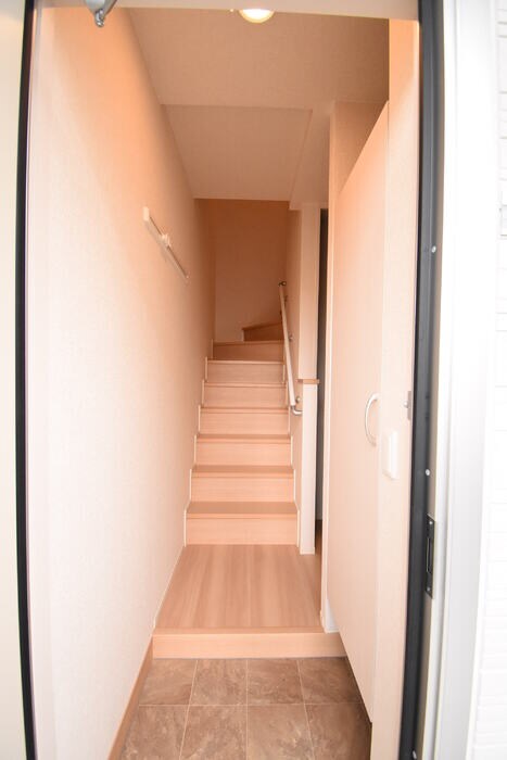 物件内観写真17　(玄関)