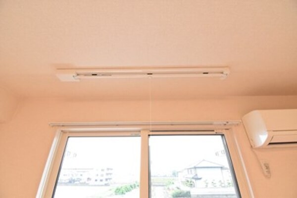 建物設備(室内物干し金物)