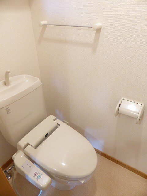 物件内観写真8　(トイレ)