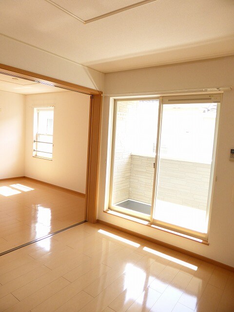 物件内観写真9　(居室・リビング)