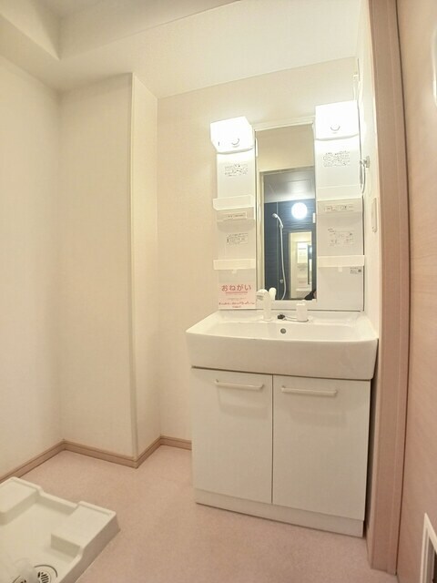 物件内観写真6　(洗面所)