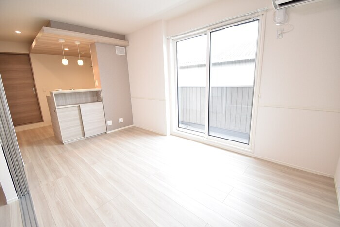 物件内観写真8　(ＬＤＫ１０．７帖)