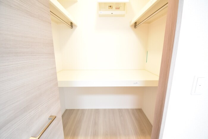 物件内観写真12　(ウォークインクローゼット)
