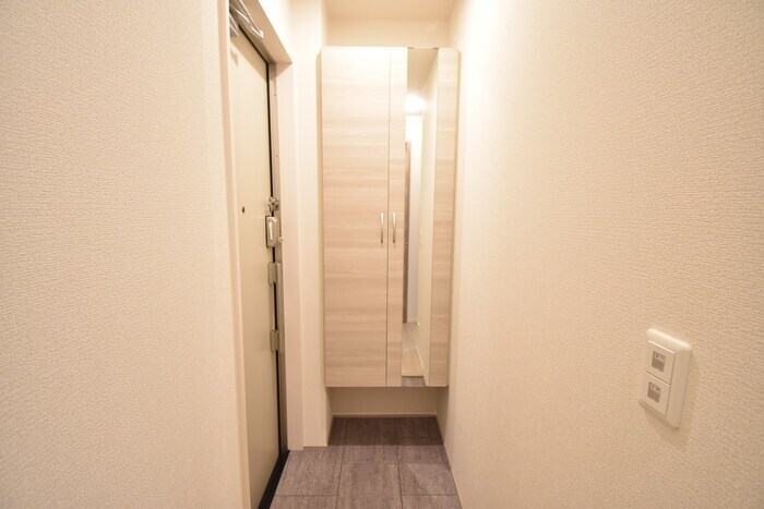 物件内観写真13　(玄関)