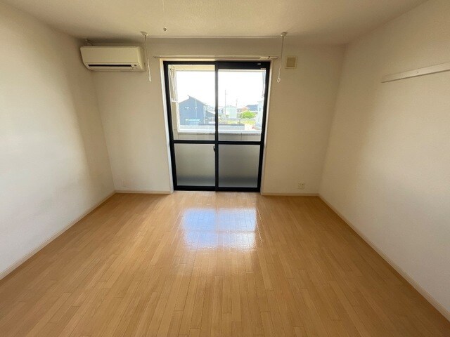 物件内観写真3　(洋室)