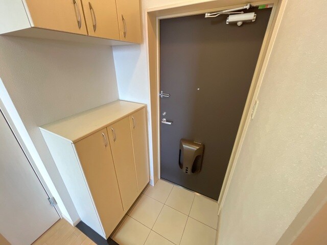 物件内観写真10　(玄関)