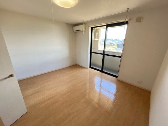 物件内観写真12　(洋室)