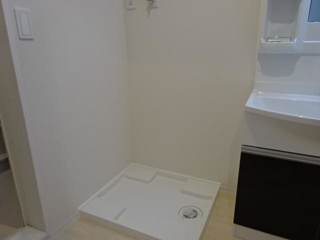 物件内観写真17　(洗濯機置場)