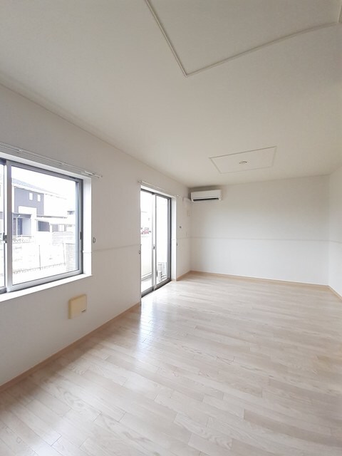 物件内観写真7　(居室・リビング)