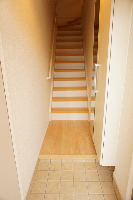 物件内観写真11　(玄関)