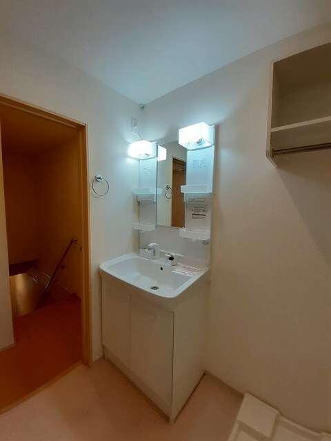 物件内観写真6　(洗面所)