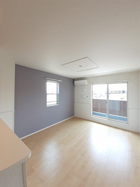 物件内観写真8　(居室・リビング)