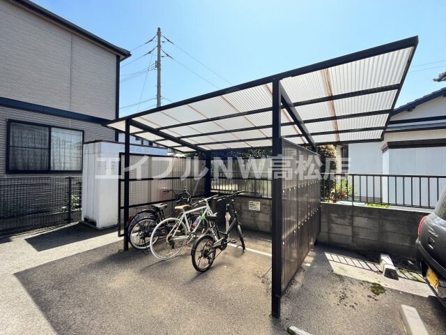 物件内観写真17　(駐輪場)