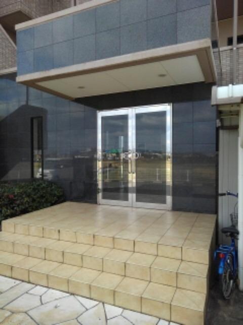 物件外観写真2　(エントランス)
