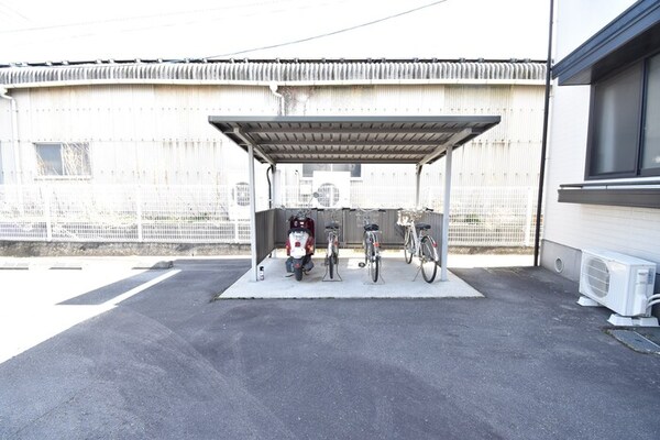 建物設備(駐輪場)