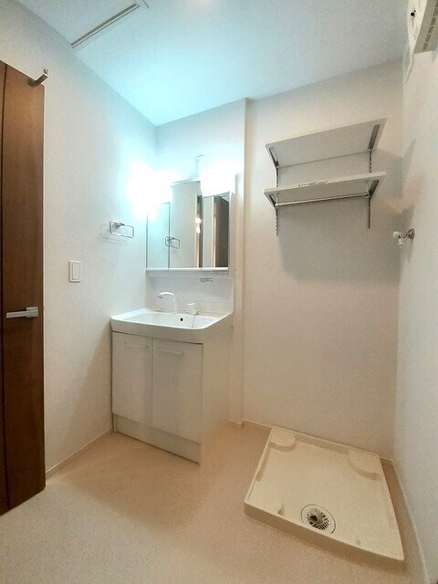 物件内観写真6　(洗面所)