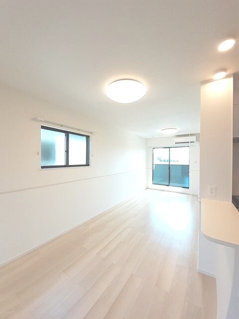 物件内観写真7　(居室・リビング)