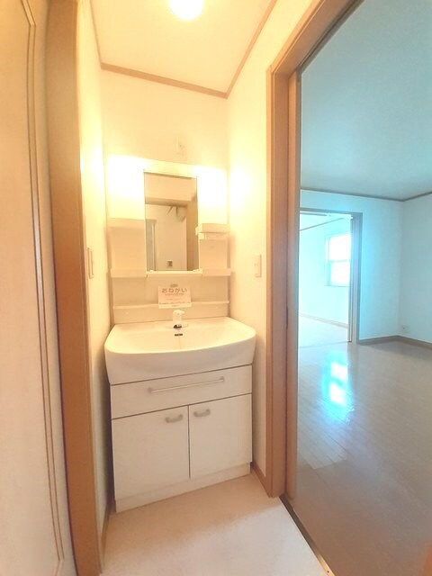 物件内観写真6　(洗面所)