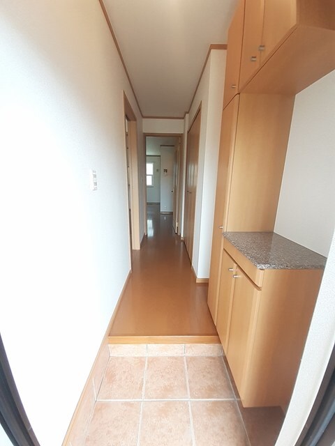 物件内観写真12　(玄関)