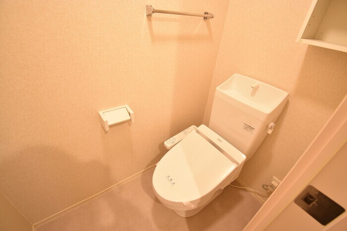 物件内観写真8　(温水洗浄暖房便座)