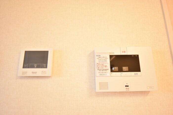 物件内観写真13　(セコムのセキュリティシステム・モニタ付インターホン)