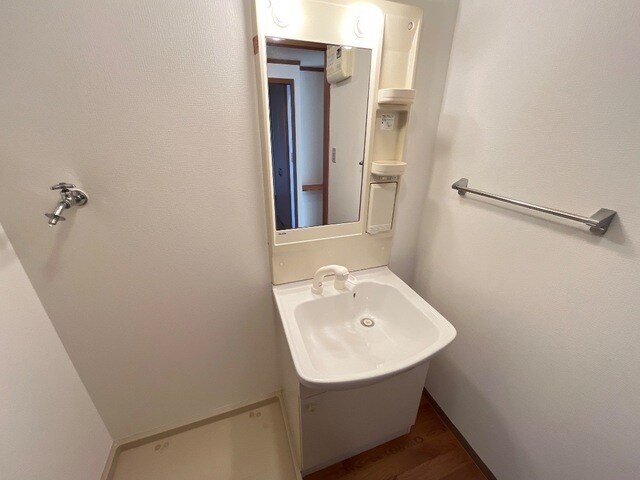 物件内観写真7　(洗髪洗面化粧台)