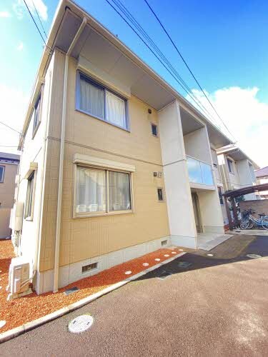 物件外観写真1　(ルミエール松縄 Ｂ棟 B0101号-1)