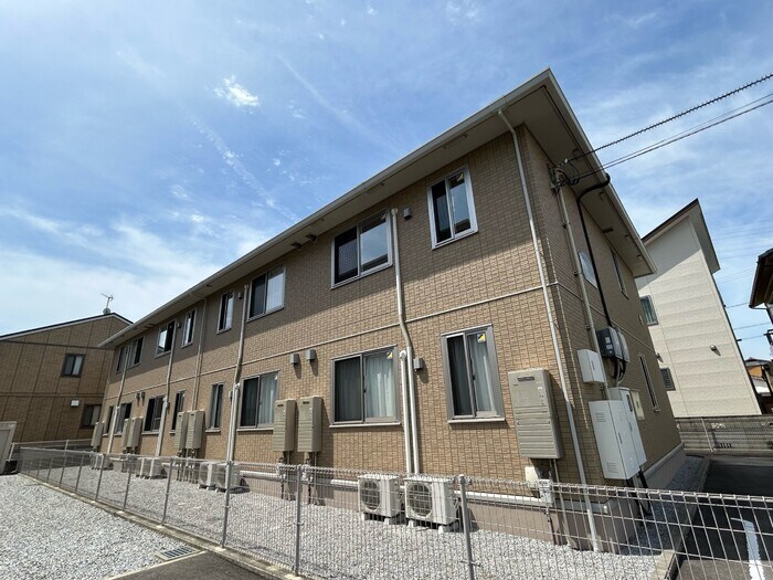 物件外観写真1　(建物外観)