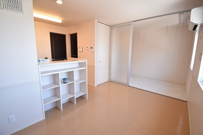 物件内観写真7　(ＬＤＫ９．１帖～サービスルーム３帖)