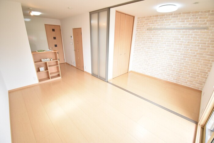 物件内観写真7　(ＬＤＫ１０．６帖)