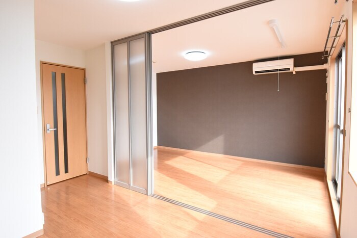 物件内観写真8　(ＤＫ５．４帖～洋室７．１帖)