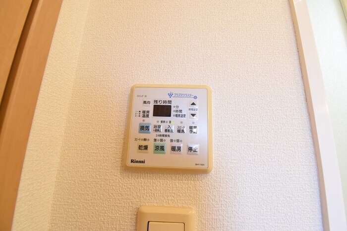 物件内観写真18　(浴室換気乾燥機)