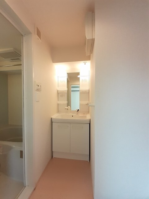 物件内観写真6　(洗面所)