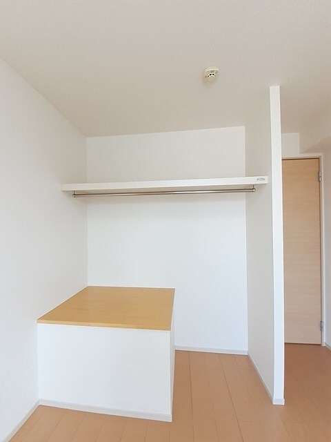 物件内観写真10　(収納)