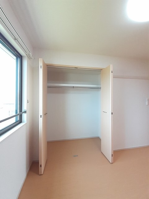 物件内観写真10　(収納)